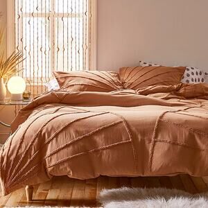 Urban Outfitters Eden Tufted Duvet Cover w Pillow Sham - King - New